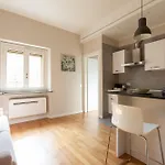 Easytopstay - Porta Romana Lovely * Milán
