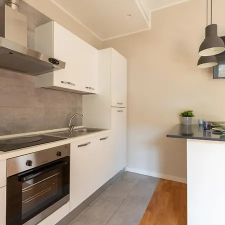 Easytopstay - Porta Romana Lovely דירה